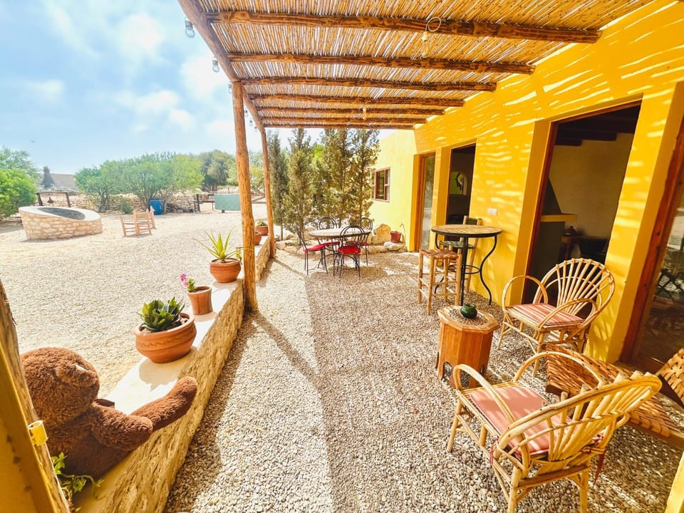 Patio, Day, Balcony/Terrace, Balcony/Terrace, Breakfast