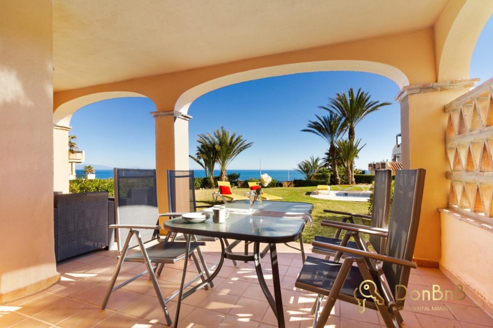 Beautiful apartment with sea view in Mijas costa Apartment in Costa del Sol