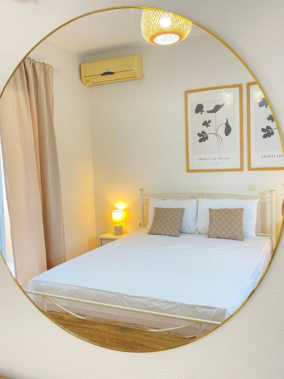 Bed, Photo of the whole room, Bedroom, air conditioner