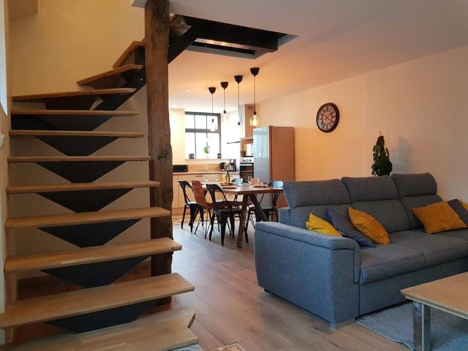 Gite du Cours St Mauris Authentique et moderne House in Dole