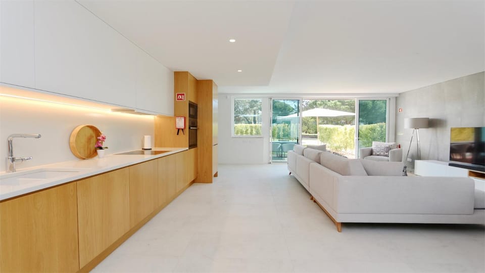 Kitchen or kitchenette, Seating area