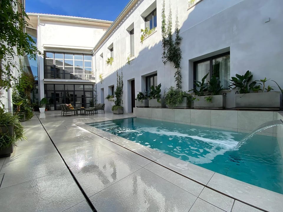 Swimming pool