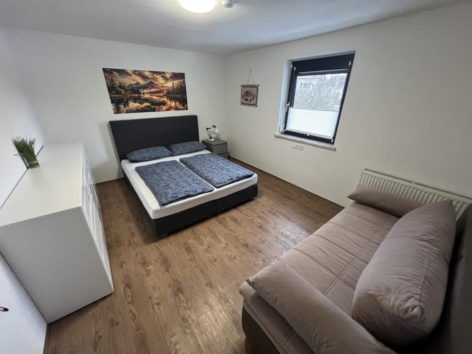 Bed, Photo of the whole room, Seating area, Bedroom