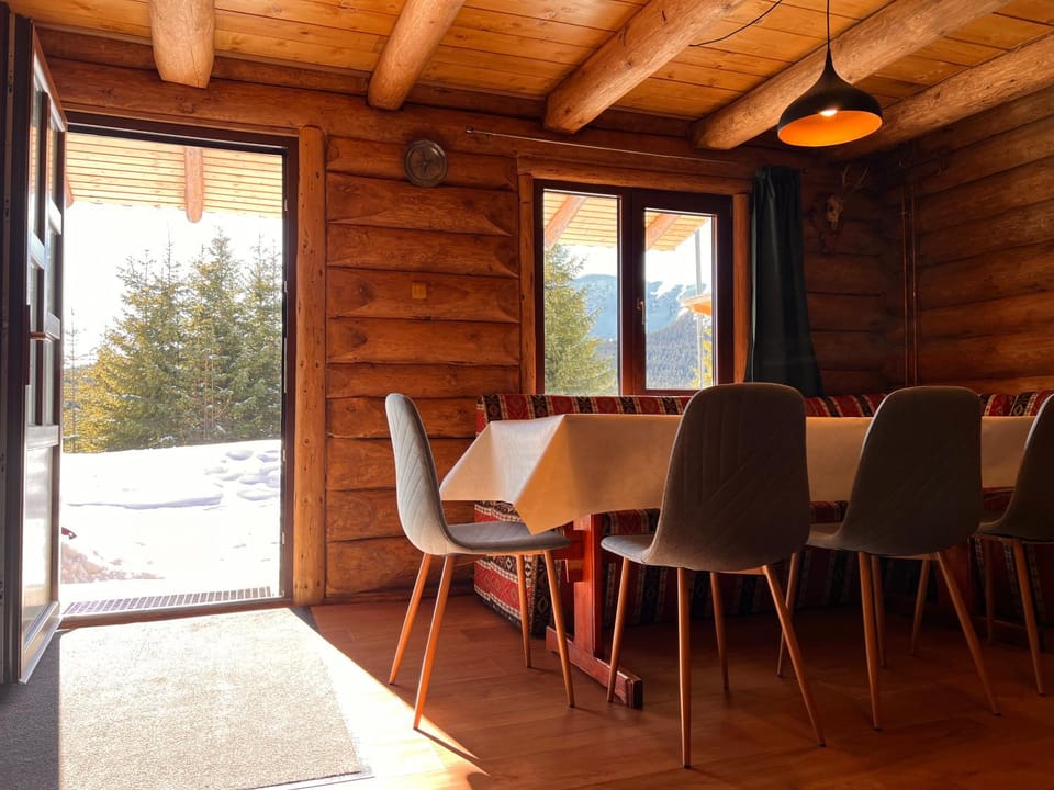 Cabana Lupilor Chalet in Romania