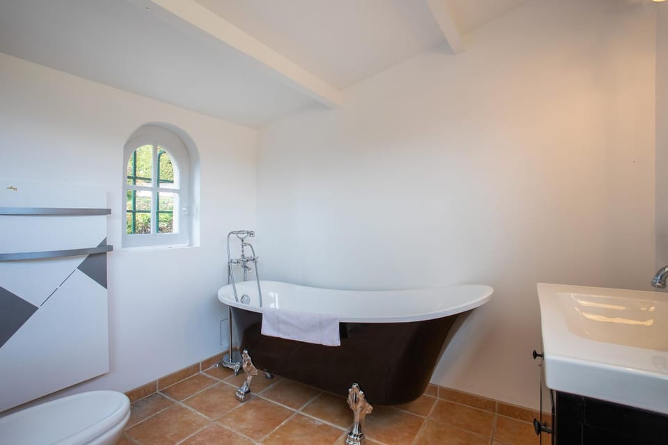 Bathroom, Bath