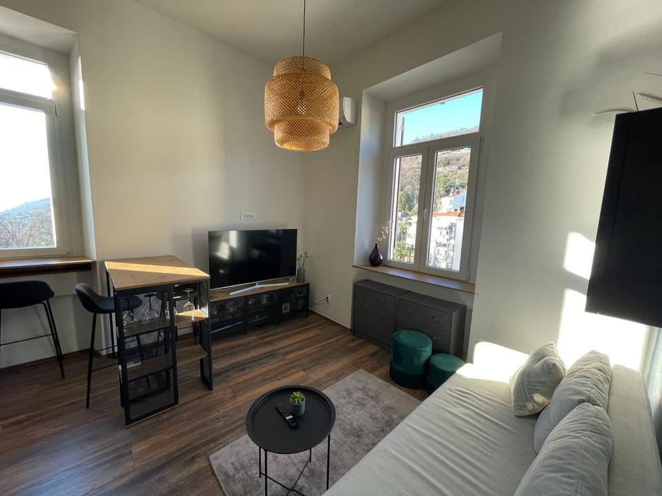 TV and multimedia, Living room, Dining area