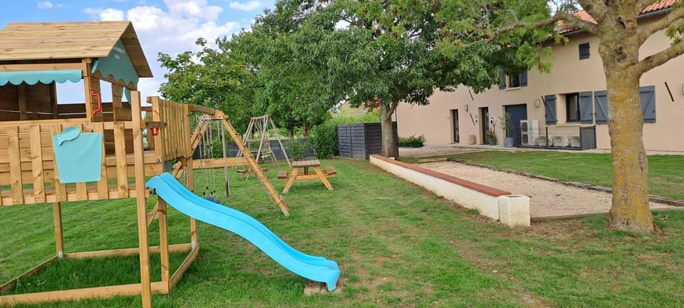 Domaine le Caprougeat Bed and Breakfast in Occitanie