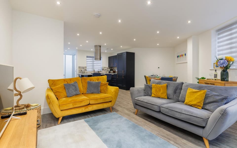 Communal lounge/ TV room, Living room