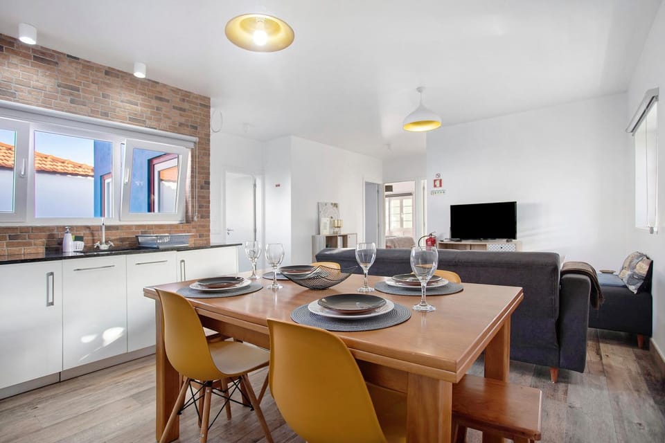 Property building, Kitchen or kitchenette, Living room