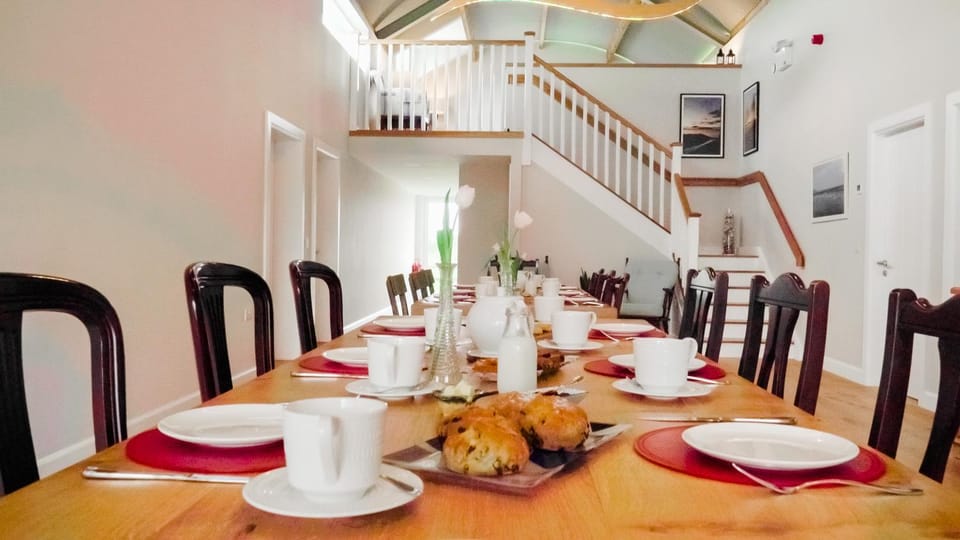Food and drinks, Dining area