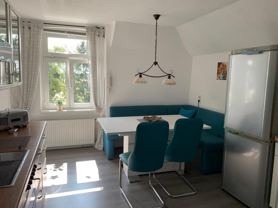 Kitchen or kitchenette, Seating area, Dining area, kitchen