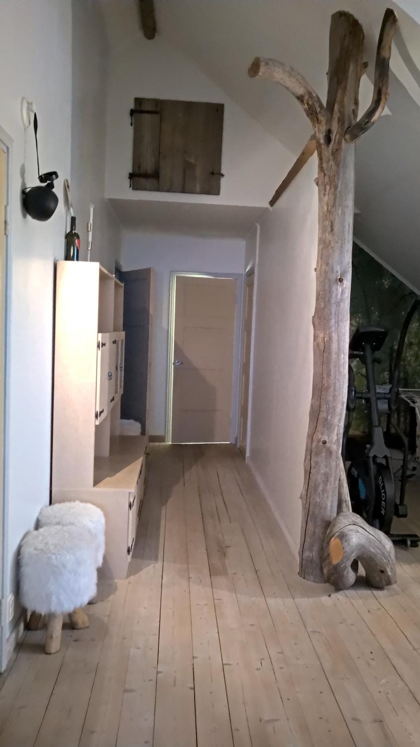 Beautiful Expansive House with Sea views, large private bedrooms available in shared house Apartment in Finland