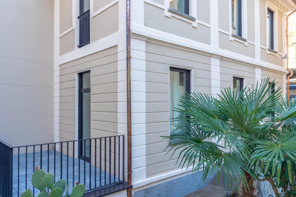 Property building, Balcony/Terrace