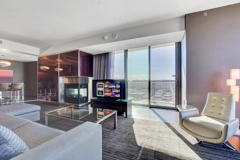 Communal lounge/ TV room, TV and multimedia, Living room