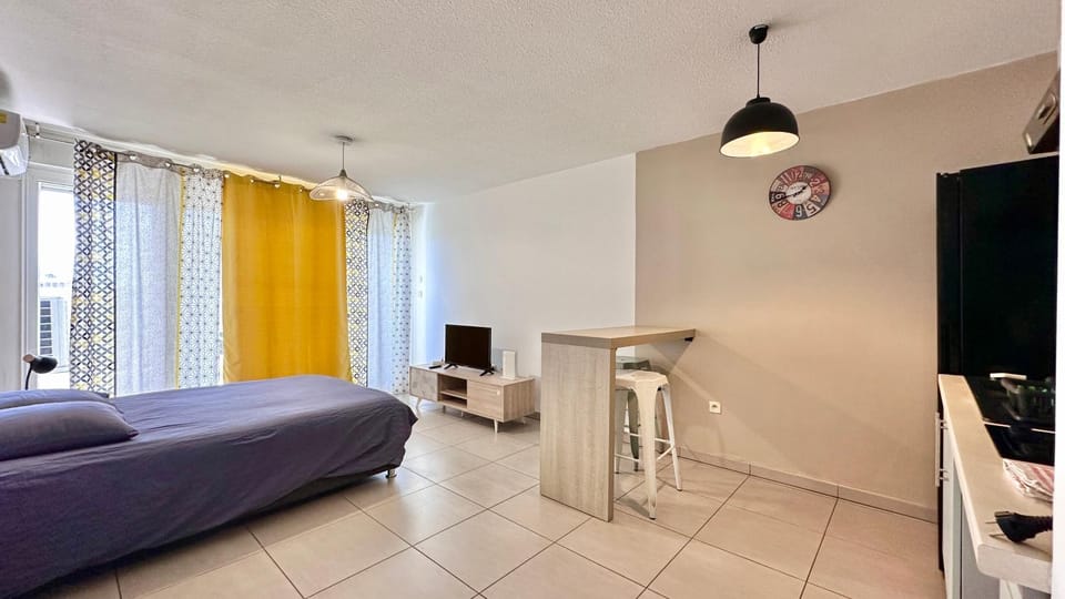 Studio cosy tout équipé - idéalement situé Apartment in Saint-Denis