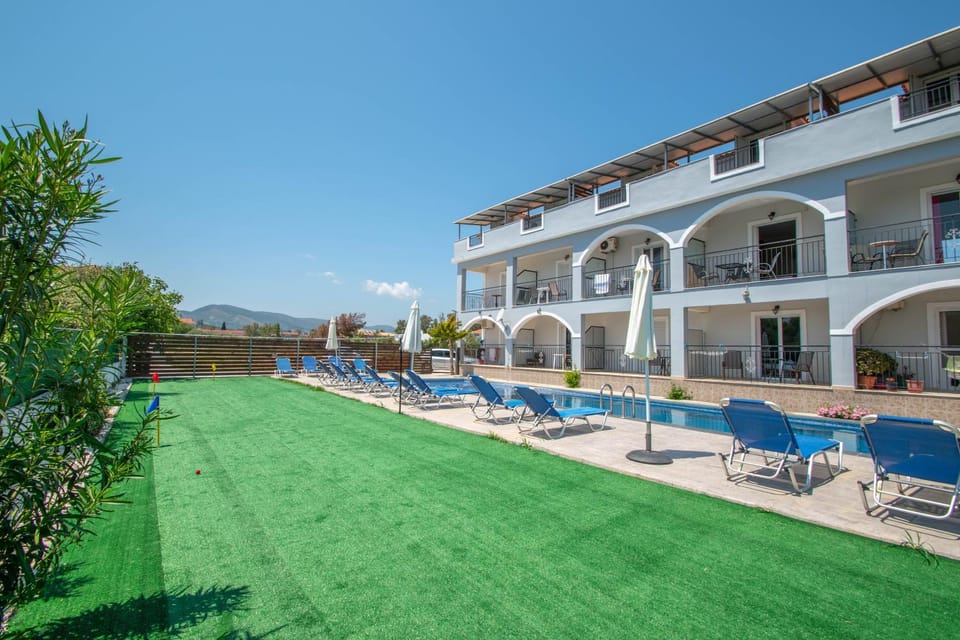 Property building, Minigolf, Swimming pool