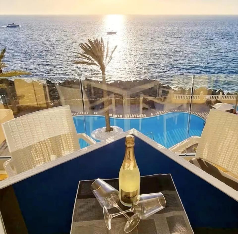 Balcony/Terrace, Swimming pool