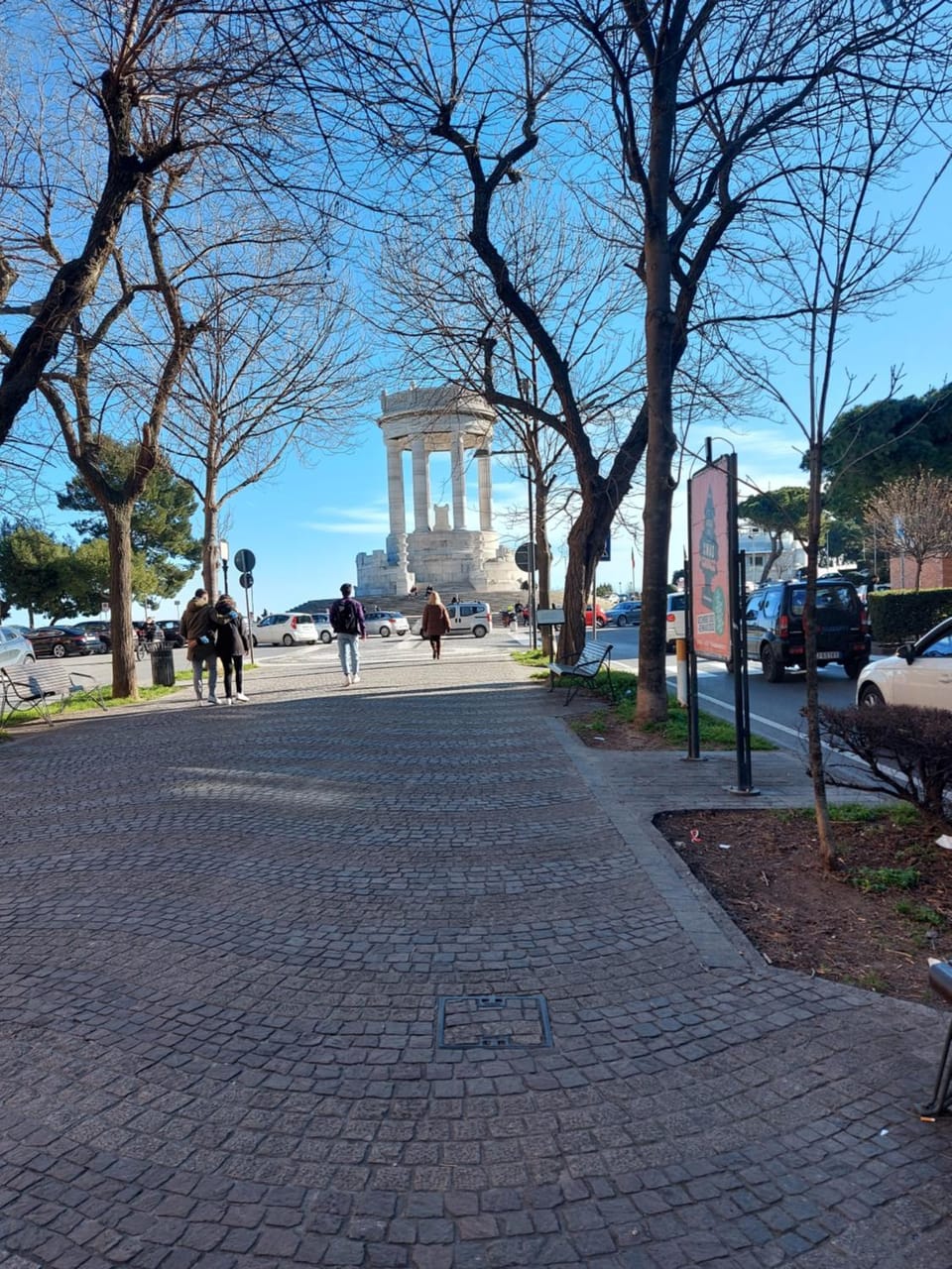 Nearby landmark, Neighbourhood, Natural landscape