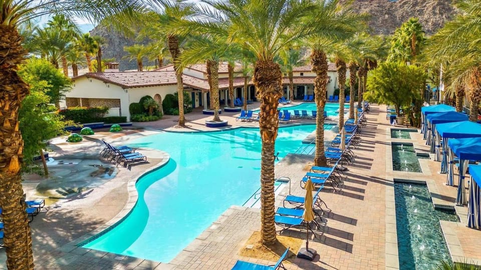 Natural landscape, Swimming pool, sunbed