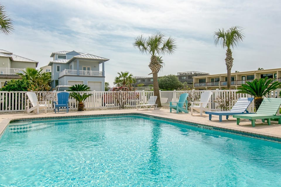 Pipeline Manor House in Port Aransas