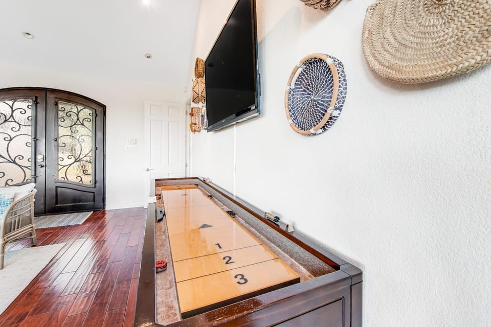 Cliff side Oasis House in Lake Travis