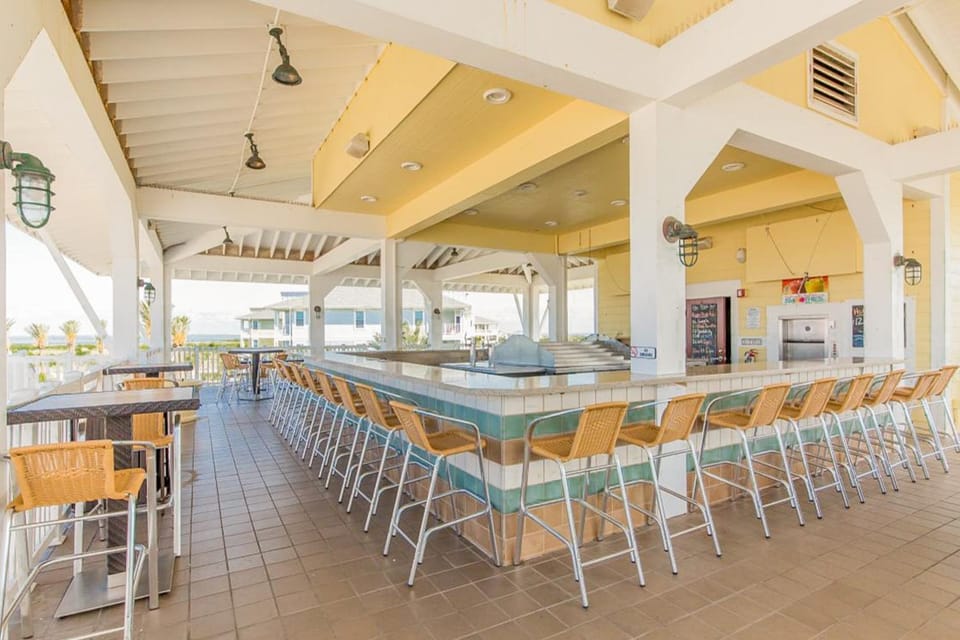 Pointe West Retreat Unit 302 Apartment in Galveston Island