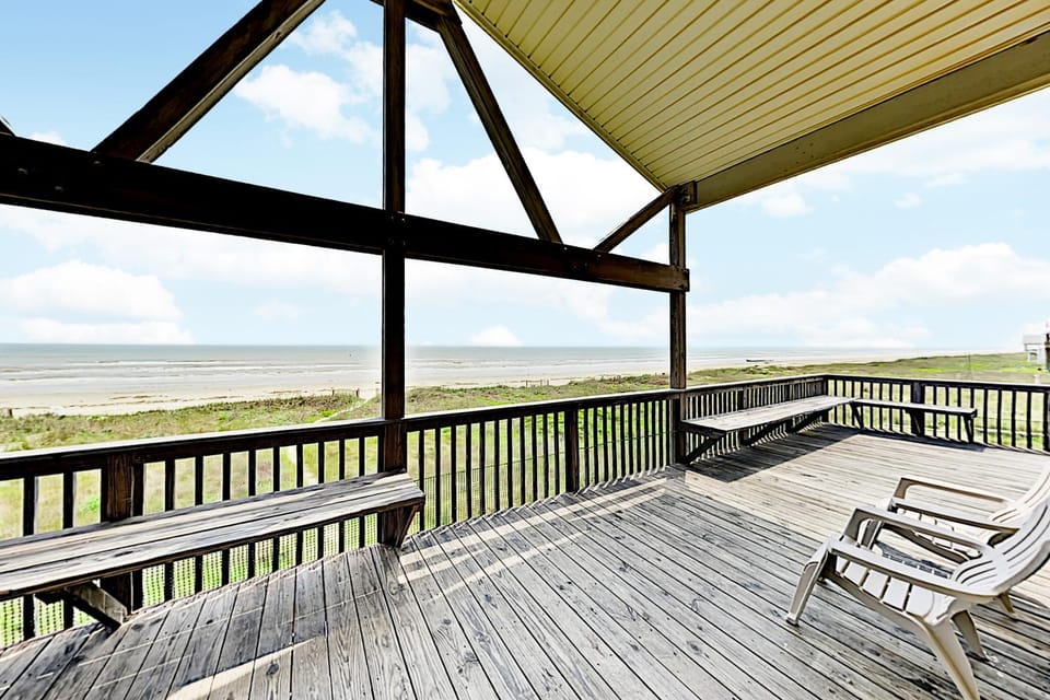 Galveston Beachfront at Sea Isle with community pool tennis fishing House in Galveston Island