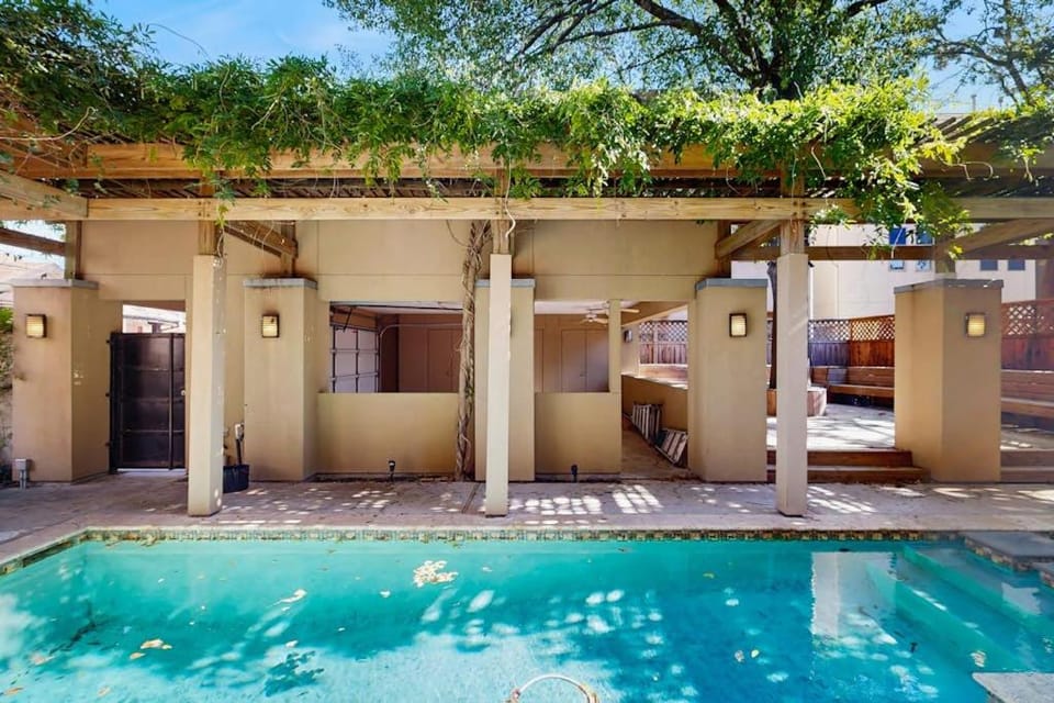Pacific Gem House in Houston