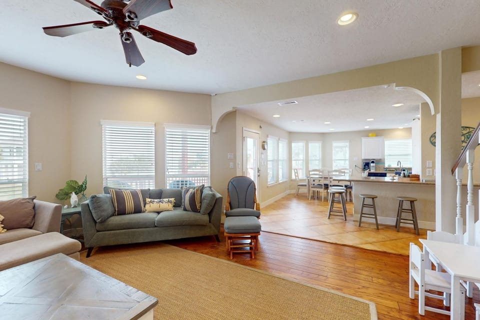 Wait 'N Sea House in Hitchcock