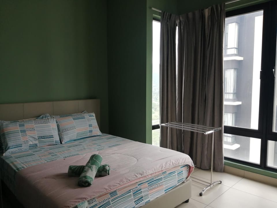3 bedroom 12pax Midhills pool view free WIFI Apartment in Selangor, Malaysia