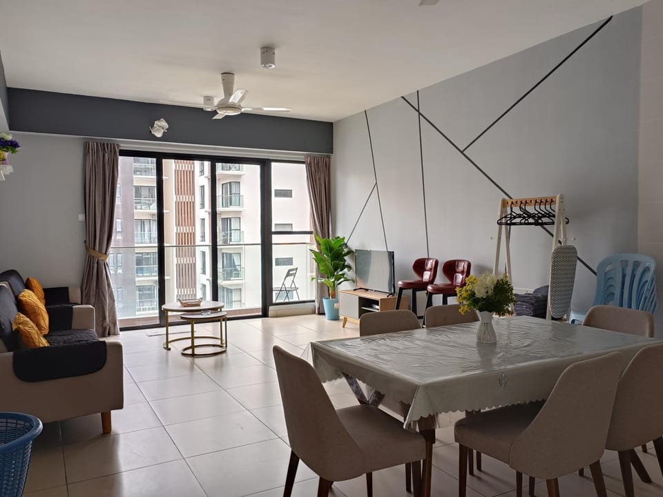 3 bedroom 12pax Midhills pool view free WIFI Apartment in Selangor, Malaysia