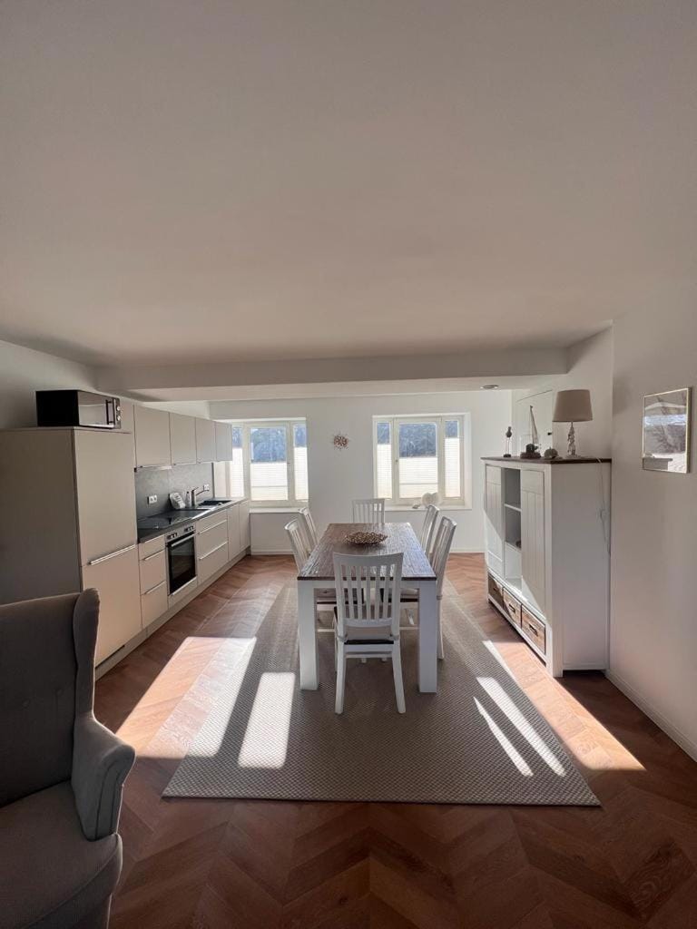 Kitchen or kitchenette, Living room, Dining area