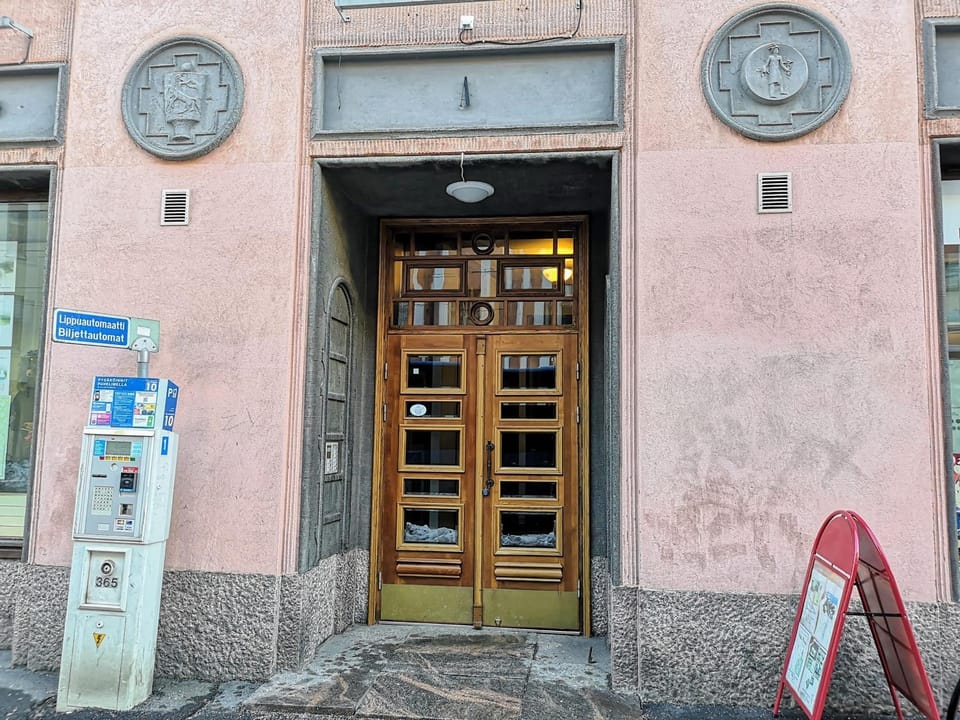 Facade/entrance