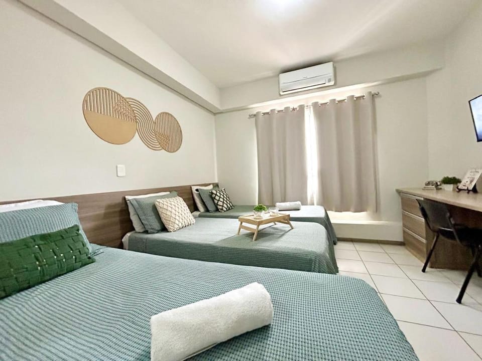 Bed, TV and multimedia, Photo of the whole room, Bedroom, towels, air conditioner