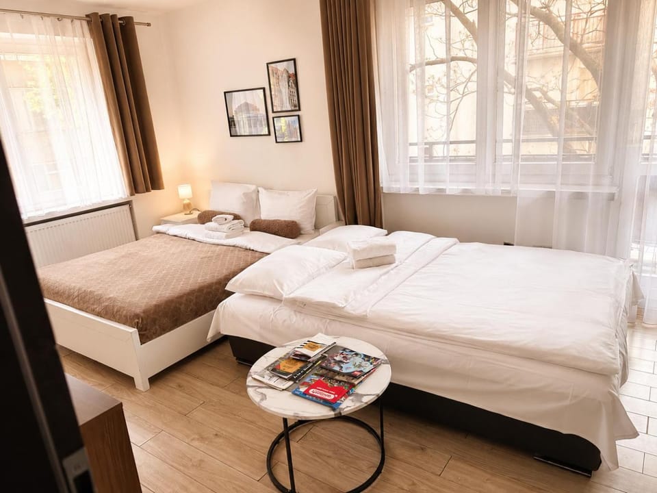 Bed, Living room
