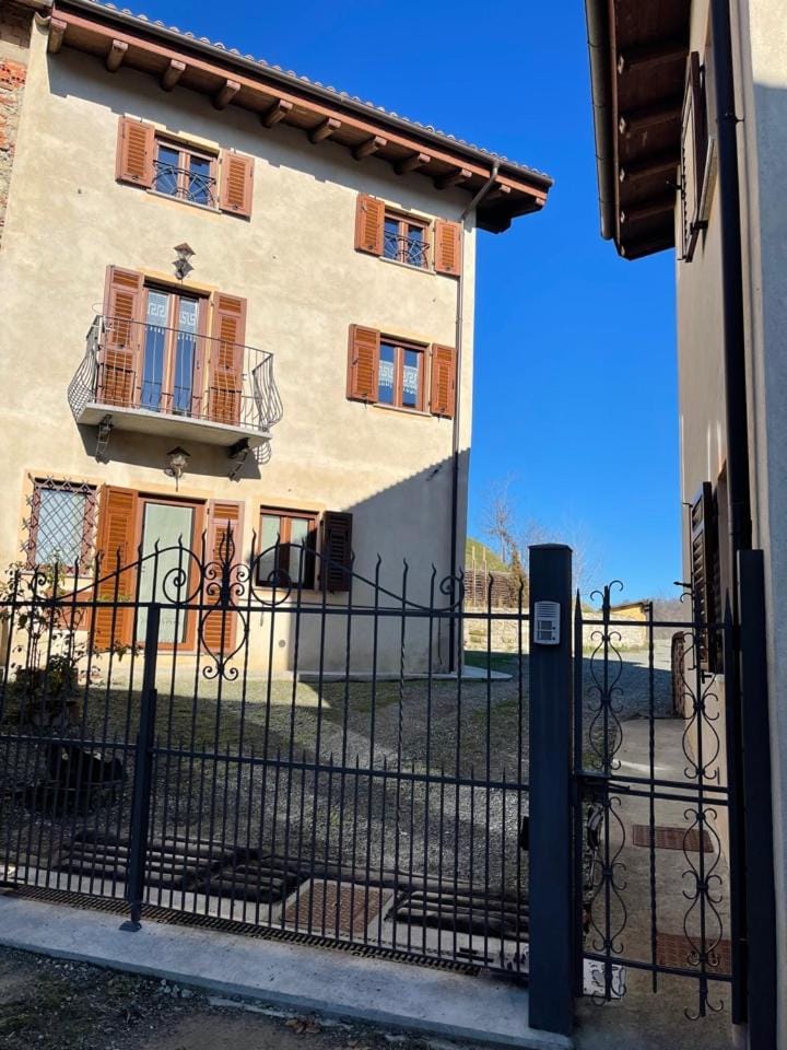 LOCAZIONE TURISTICA IL BRICCHETTO Country House in Liguria