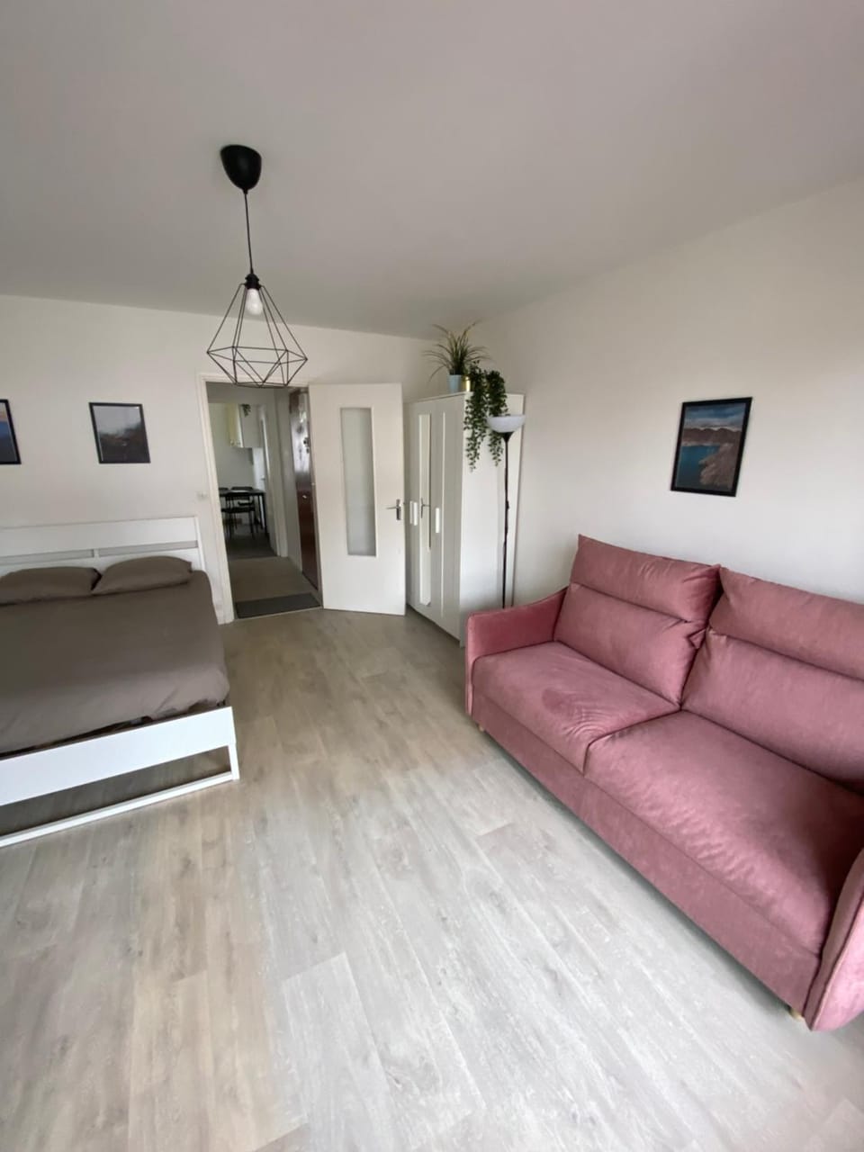 Photo of the whole room