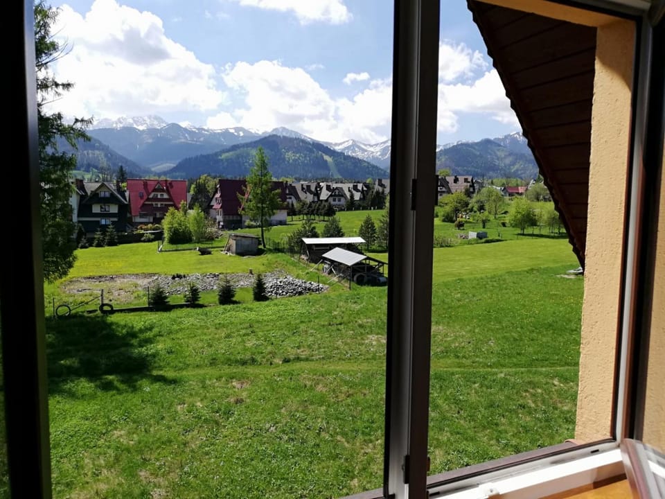 Nearby landmark, Garden view, Mountain view