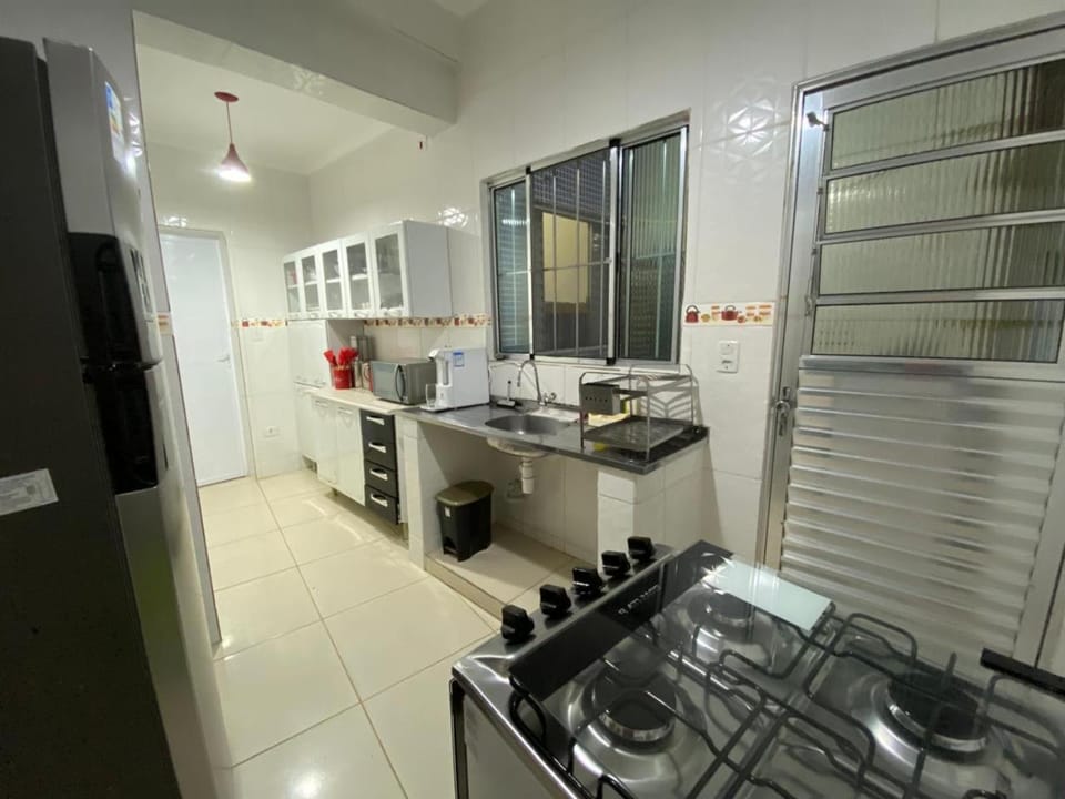 Casa aconchegante prox ao Sesc Bertioga 2 quartos, 2 banheiros House in Bertioga
