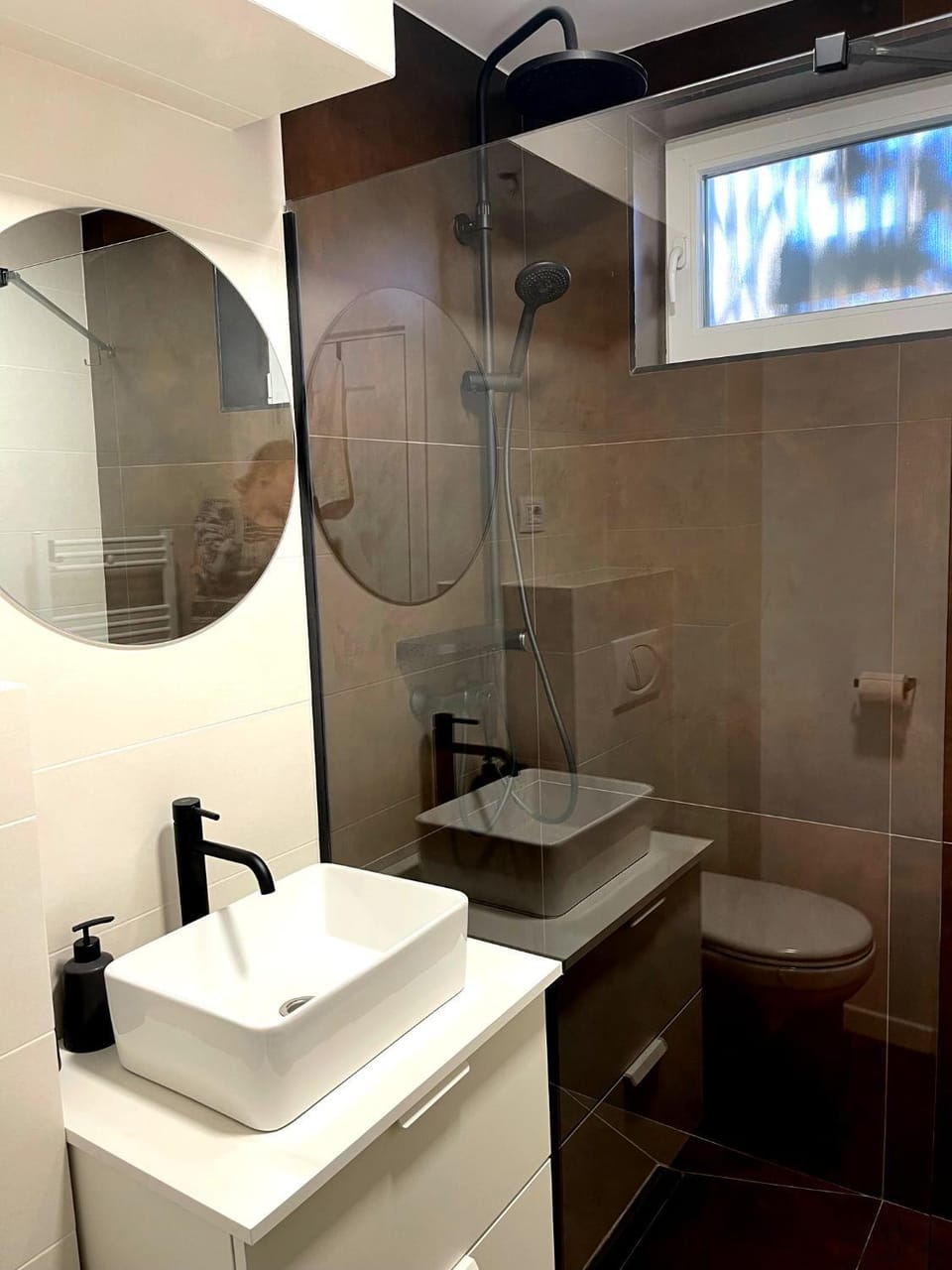 Shower, Toilet, Bathroom, heating