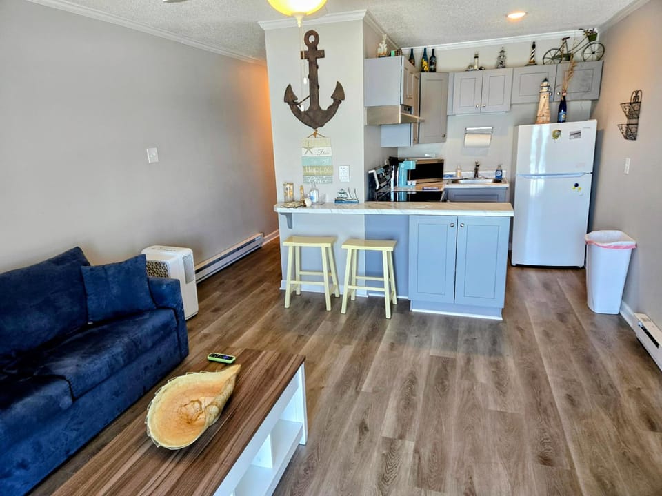 Beachfront Condo 103 House in North Topsail Beach