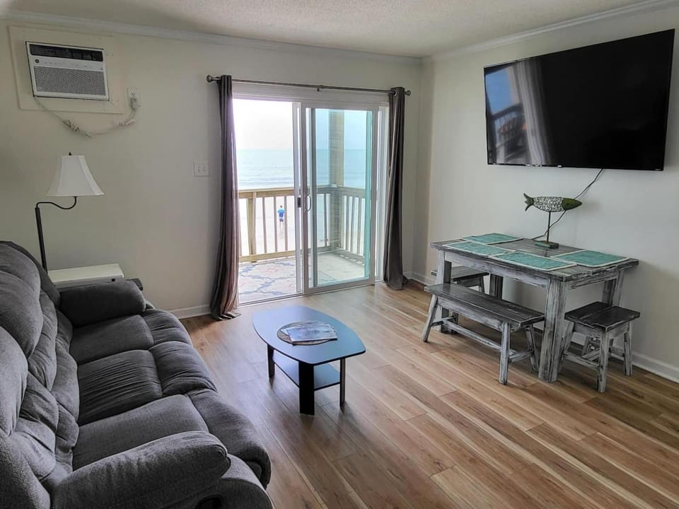 Steps to the Ocean! 129 House in North Topsail Beach