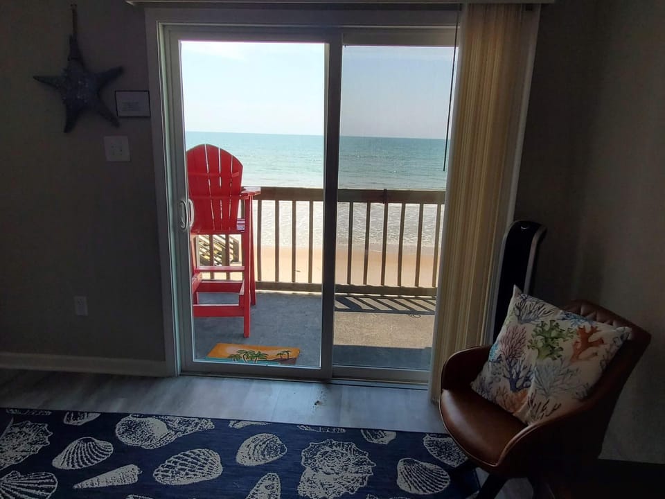 Ocean Front Paradise 168 House in North Topsail Beach