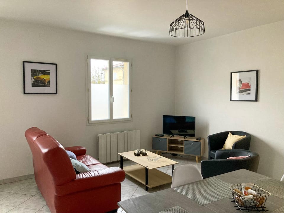 Communal lounge/ TV room