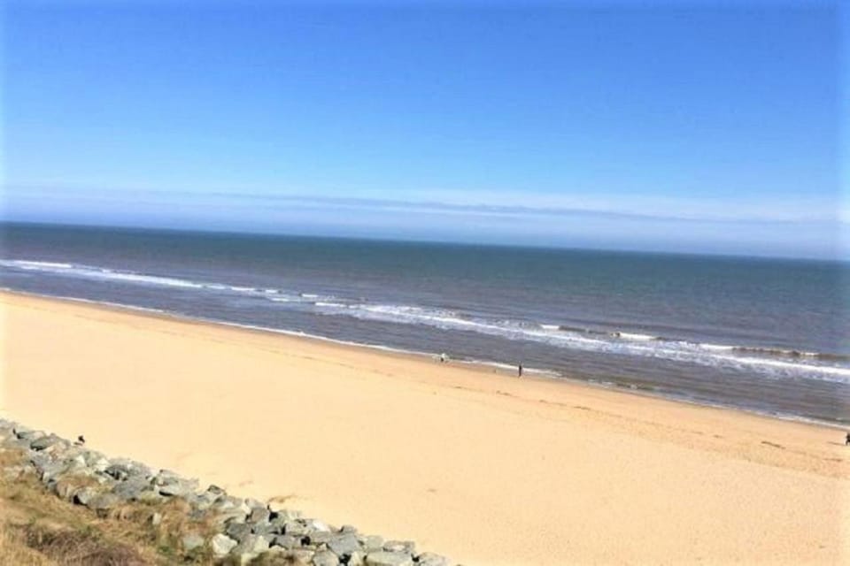 Comfortable and homely 2 bedroom Chalet with FREE passes to swimming pool, gym & club House in England