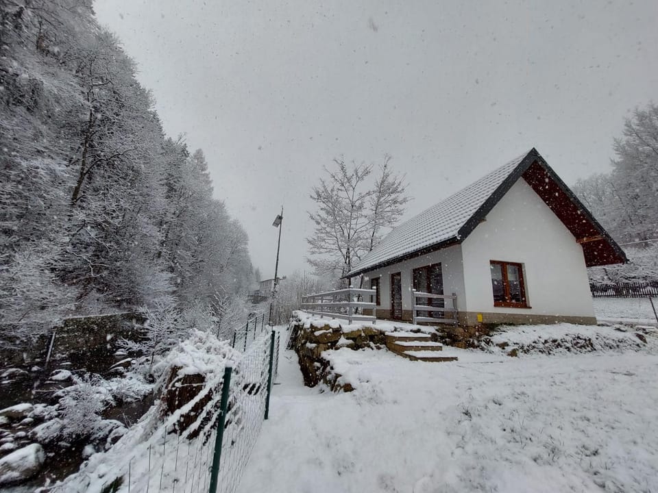 Property building, Winter