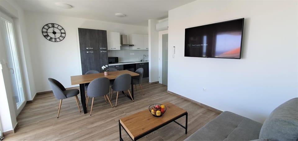 Living room, minibar, kitchen
