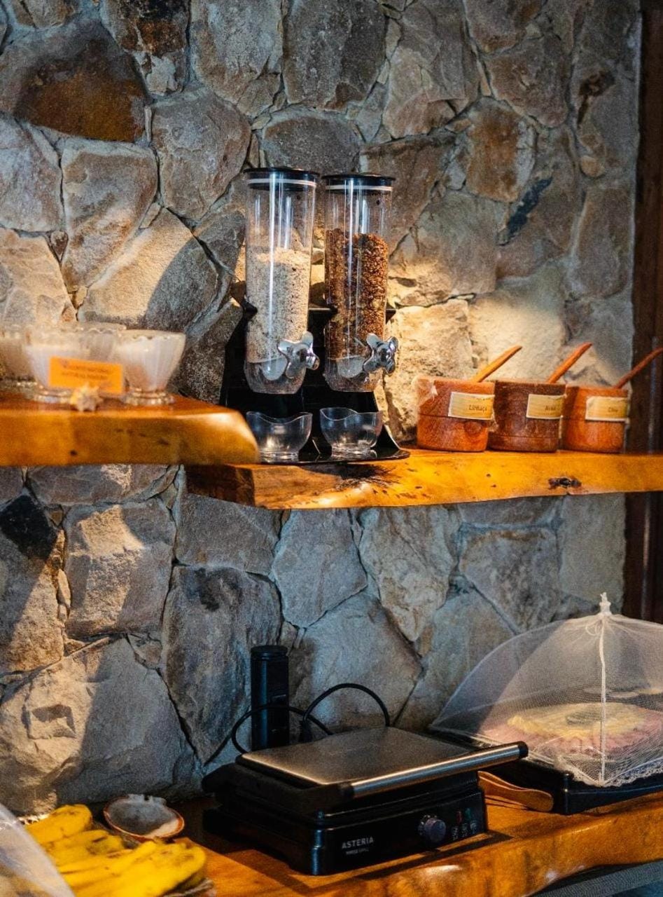 Property building, Breakfast