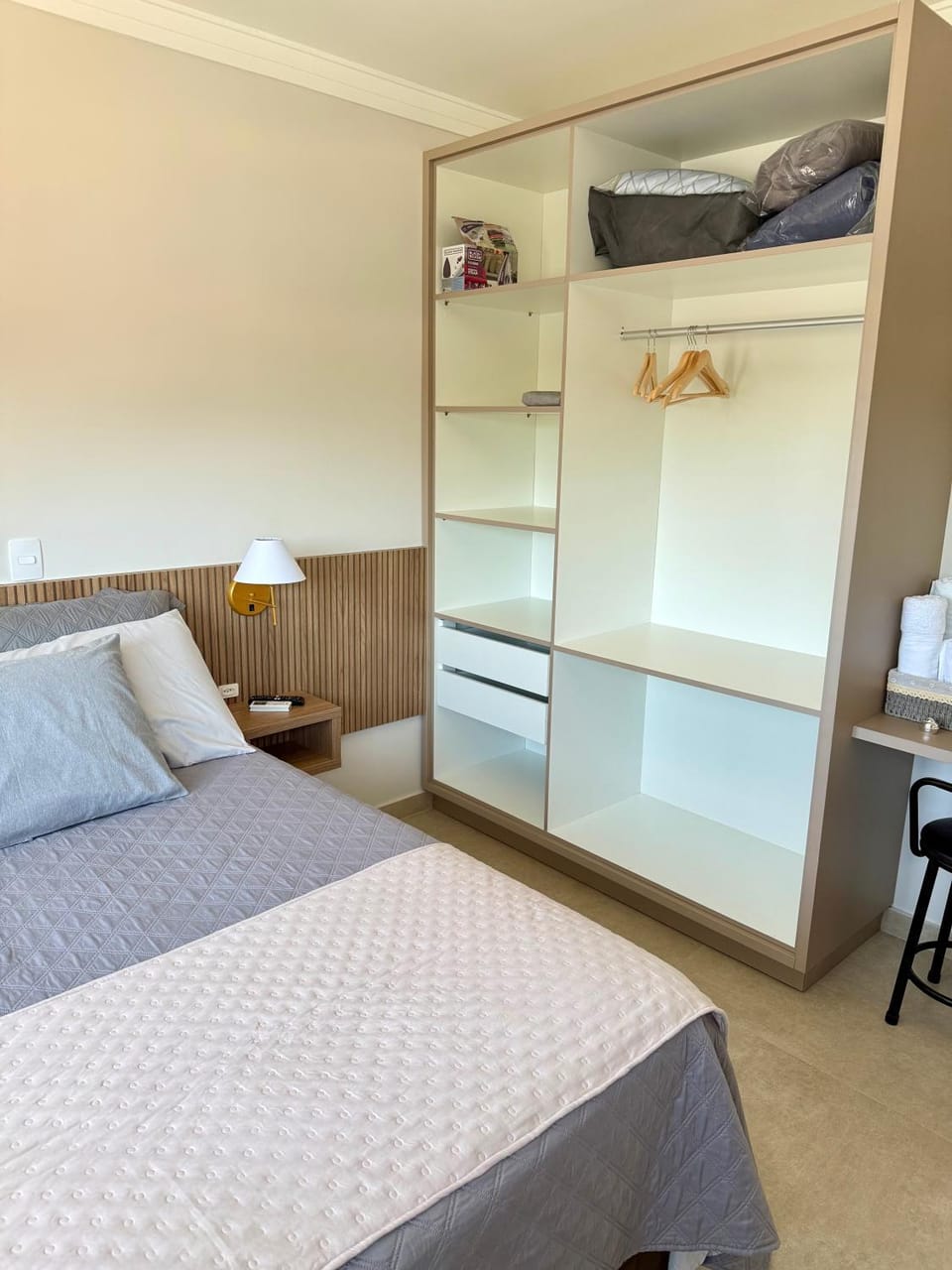 Bed, TV and multimedia, Bedroom, wardrobe, air conditioner