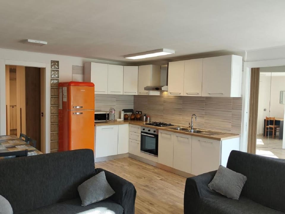 Kitchen or kitchenette, Living room, Dining area